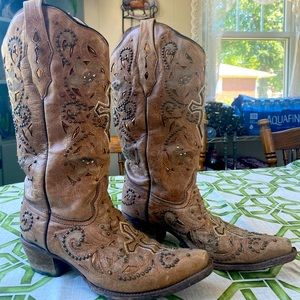 Women’s 9.5 corral western boot.